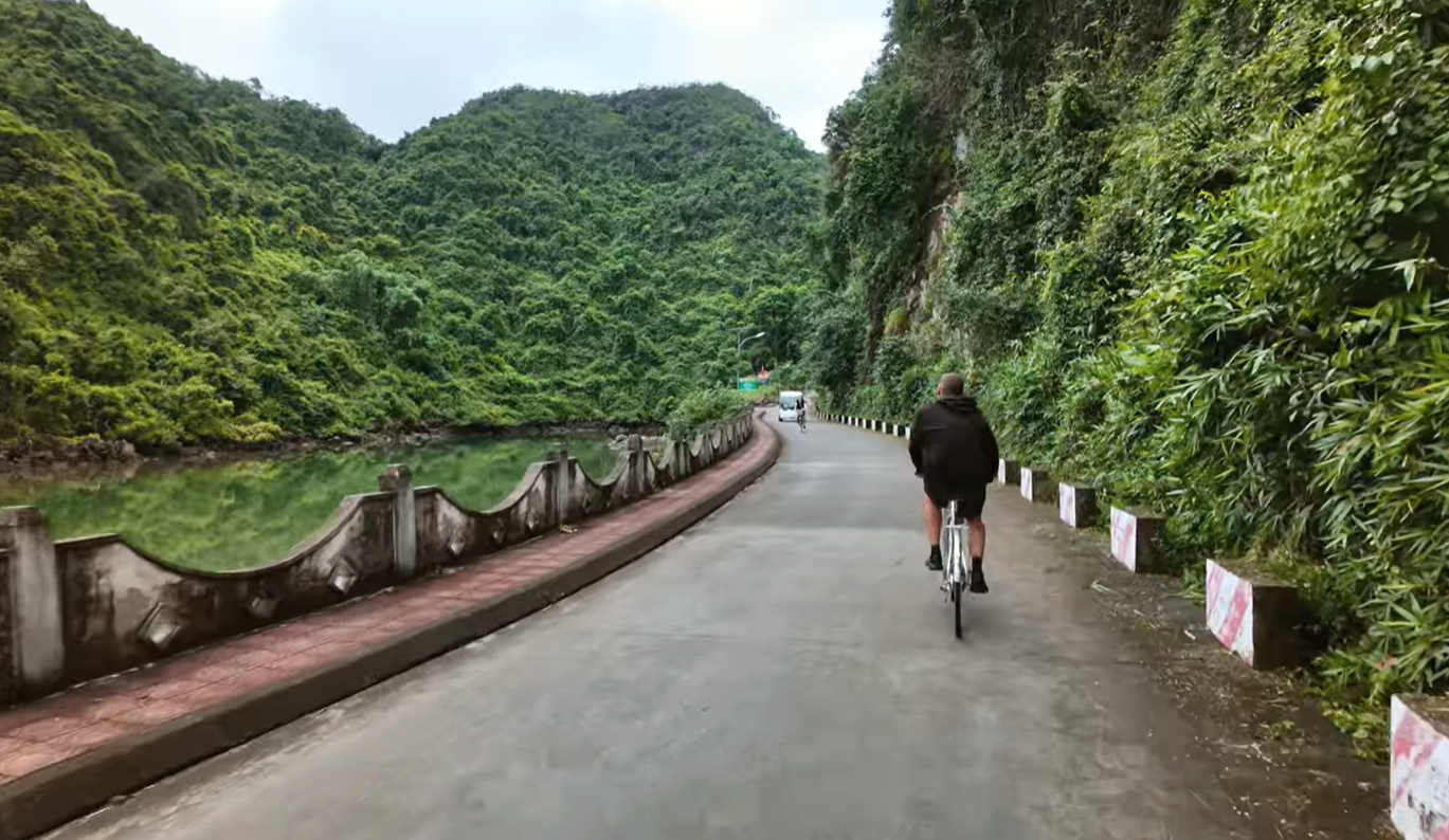 https://static-images.vnncdn.net/vps_images_publish/000001/000003/2026/5/14/lang-viet-hai-1-2948.png