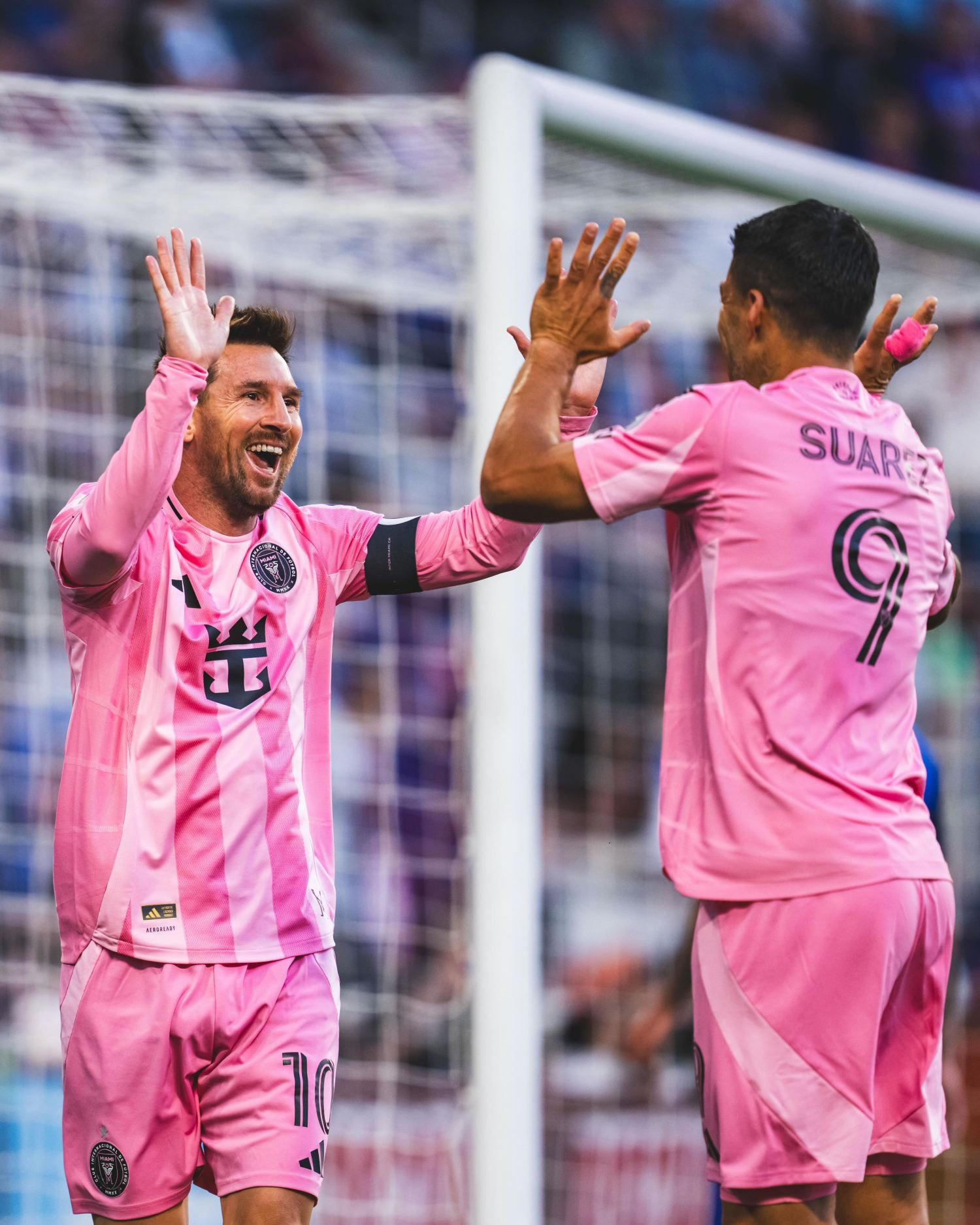 https://static-images.vnncdn.net/vps_images_publish/000001/000003/2026/5/14/messi-inter-miami-1-1213.jpg