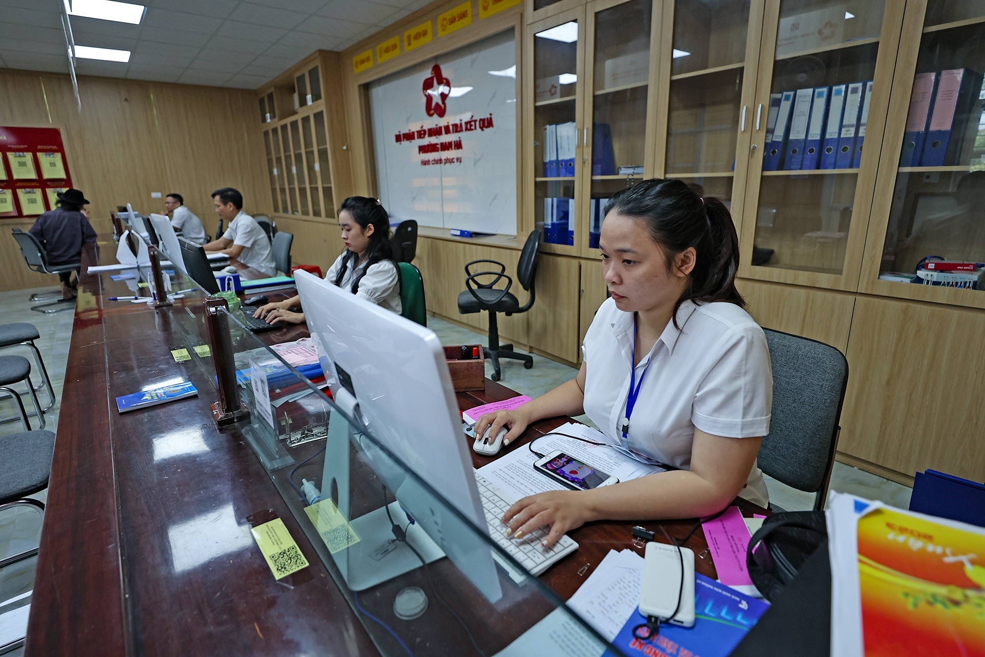 Quy định về thẩm quyền xếp lương viên chức cấp huyện vào làm công chức xã