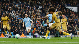 resources_premierleague_pulselive_com 2026 05 13T193332Z_1045636197_UP1EM5D1IBU4P_RTRMADP_3_SOCCER ENGLAND MCI CRY (2).jpg