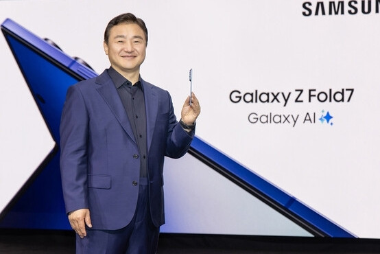 Samsung lại đi trước Apple