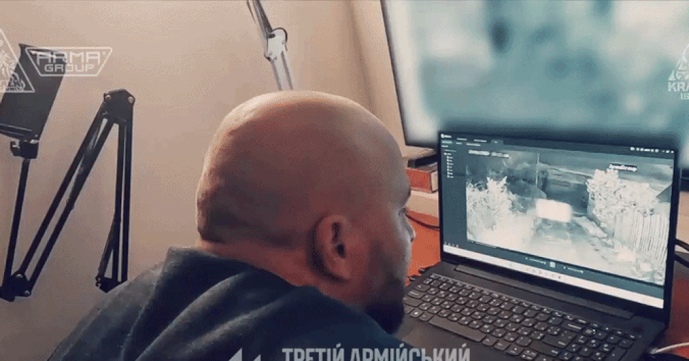 Video quân Ukraine dùng người máy sơ tán dân thường khỏi vùng giao tranh