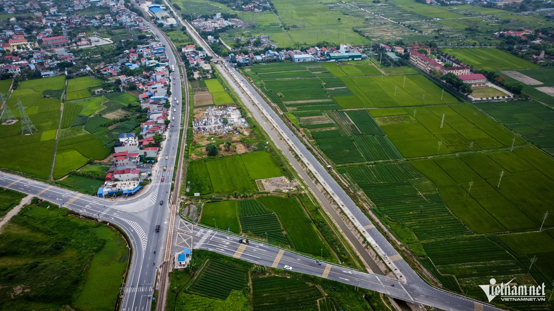 W-Đường Kinh Lũng.jpg
