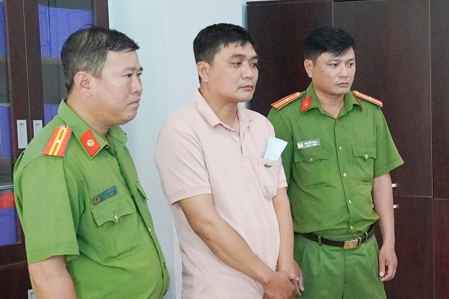 Bắt giam cựu phó trưởng phòng kinh doanh tham ô hơn 5 tỷ đồng