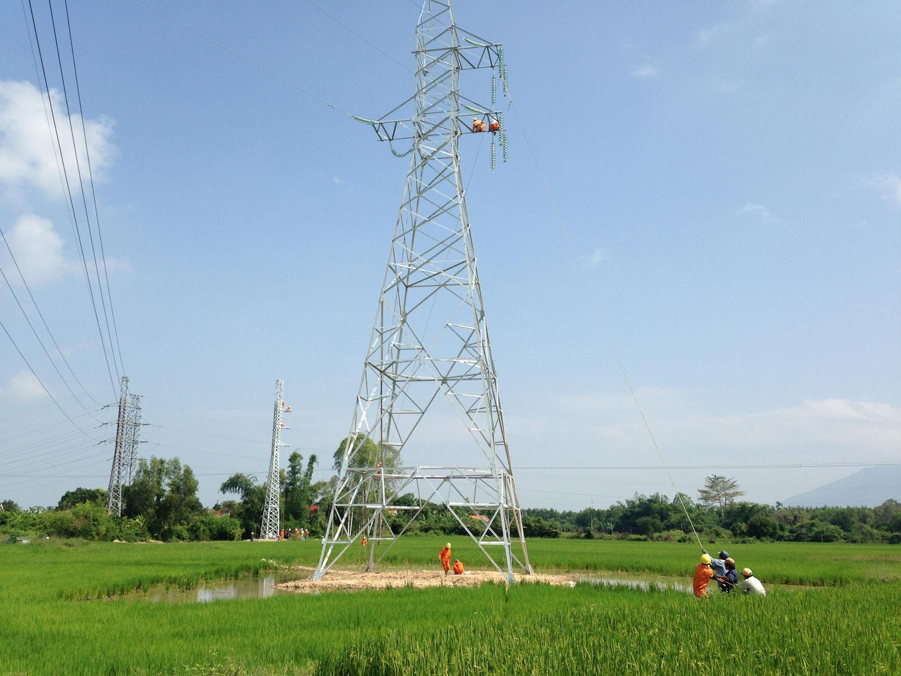 Cho vay đầu tư các dự án điện nguồn và truyền tải điện.JPG