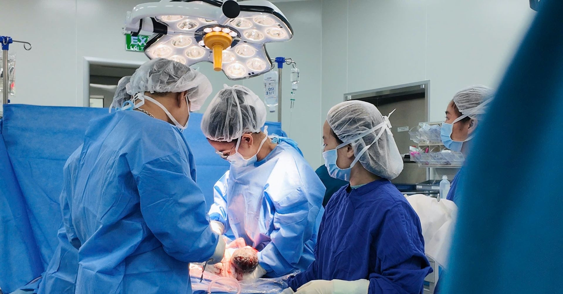 Gần 50 ngày chạy đua giữ thai cho sản phụ IVF tại Vinmec Smart City