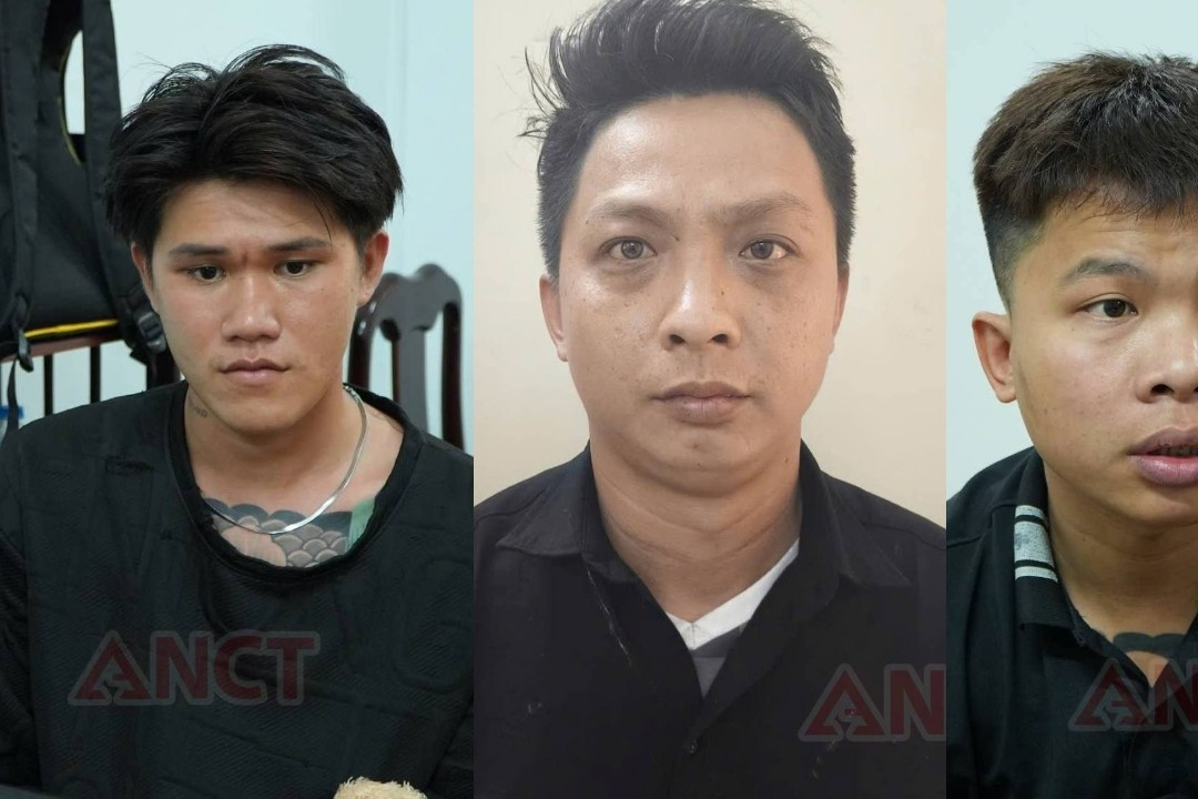  Kiểm tra thanh niên đi đêm, công an thu giữ 4 khẩu súng và 1.000 viên đạn bi 