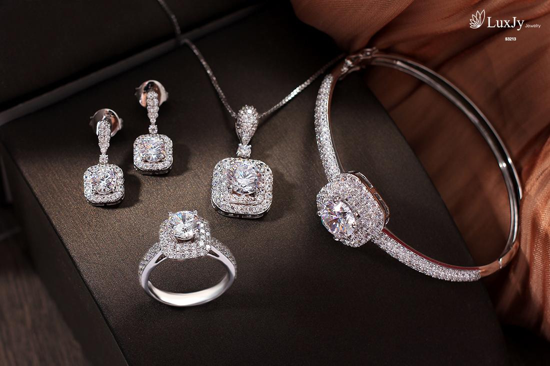 LuxJy Jewelry a2.jpg