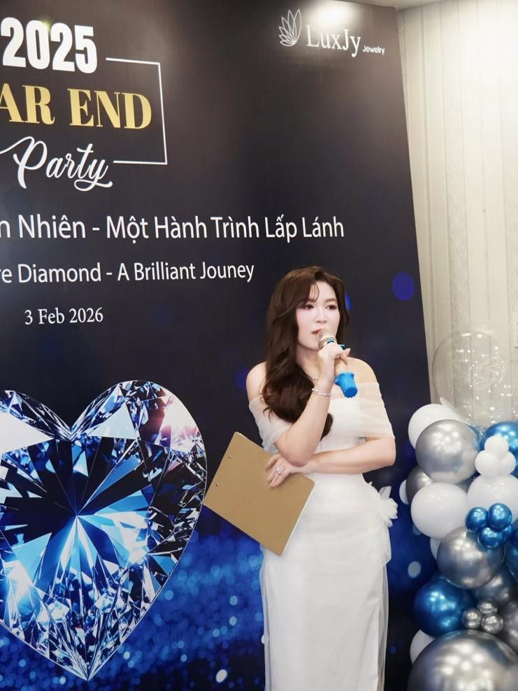 LuxJy Jewelrya a1.jpg