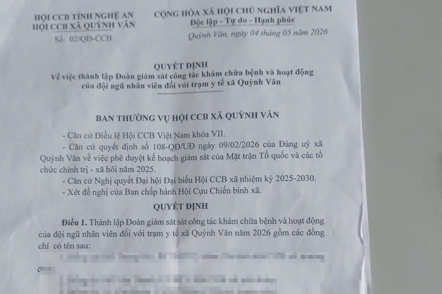 Quyết định lập đoàn giám sát trạm y tế của hội cựu chiến binh xã gây tranh luận