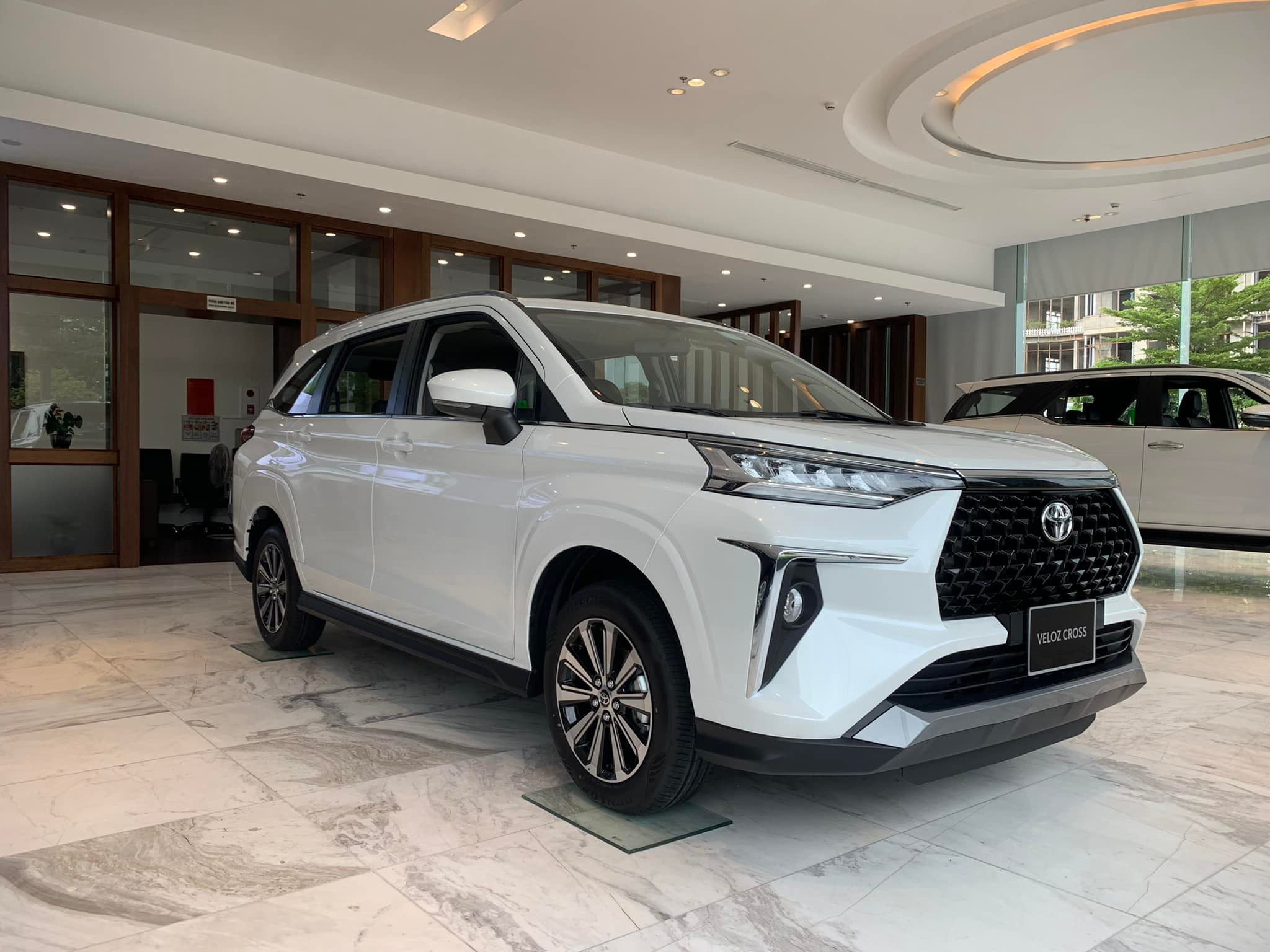 toyota veloz 1.jpg