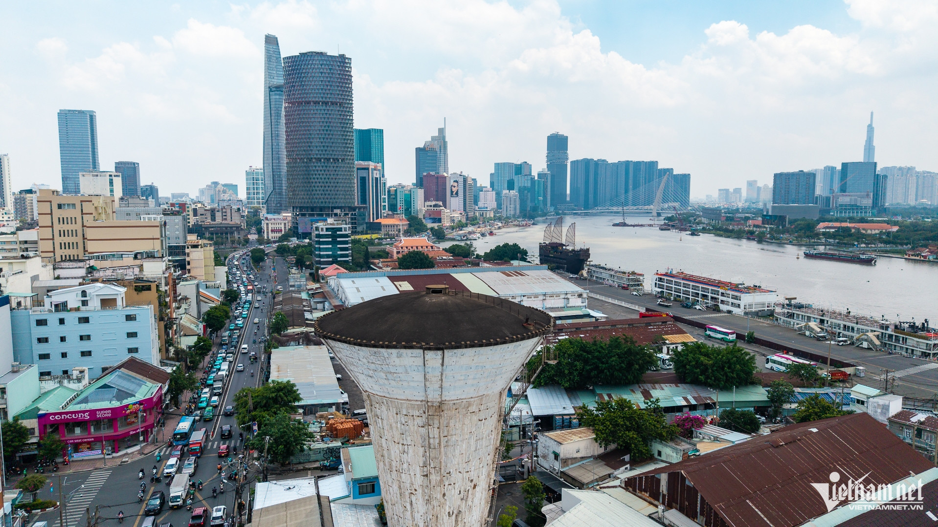 W-Những tháp nước hình nấm khổng lồ   Tuấn Hùng 2.jpg