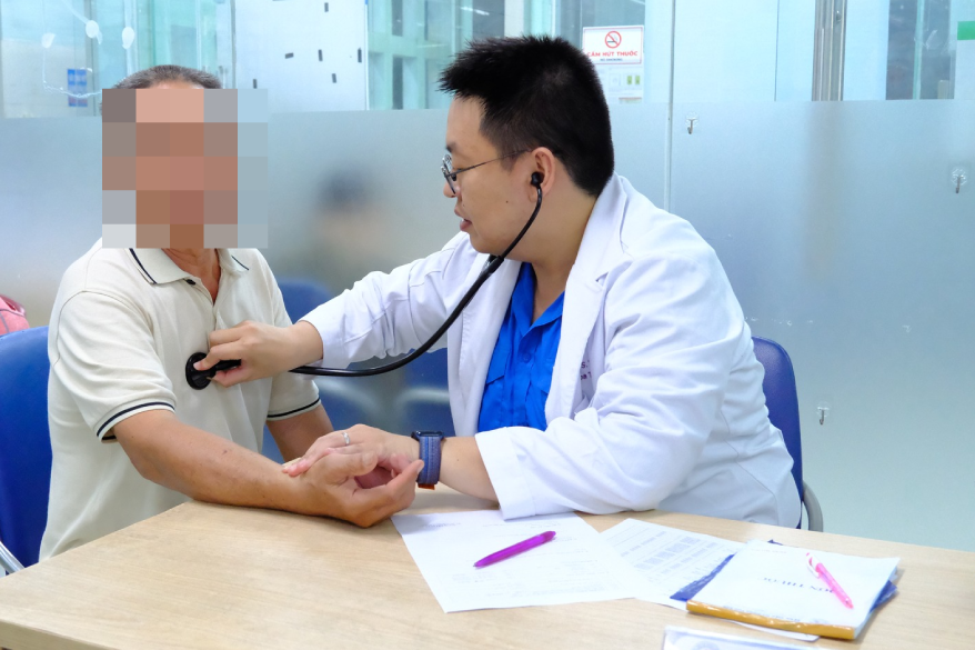 'Bản đồ bệnh lý' tuổi 40 và nghịch cảnh trẻ uống trà, già tập thể dục