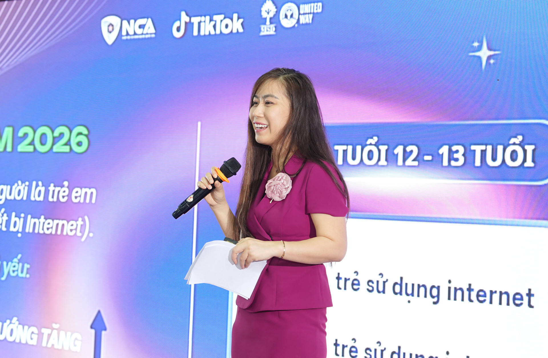 bao ve tre em tren moi truong mang 03.JPG