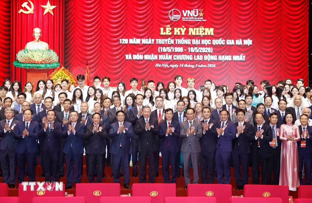 ttxvn-le-ky-niem-120-nam-ngay-truyen-thong-dai-hoc-quoc-gia-ha-noi-12.jpg