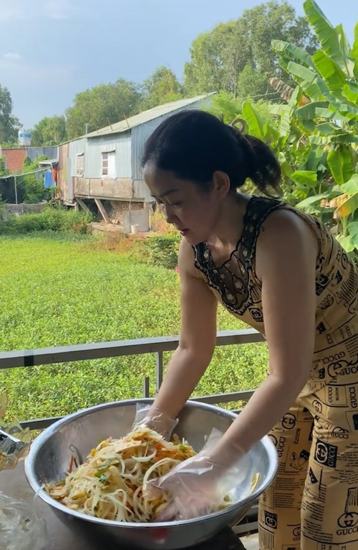 https://static-images.vnncdn.net/vps_images_publish/000001/000003/2026/5/16/dam-gio-an-giang-1027.jpg