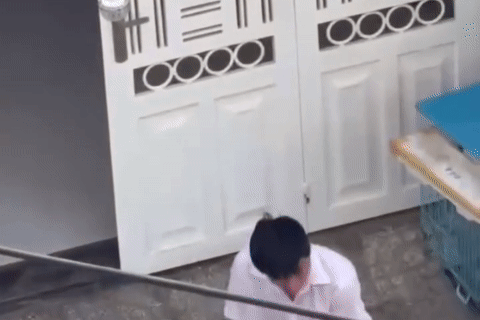 Khởi tố người đàn ông đánh shipper chảy máu mũi ở TPHCM
