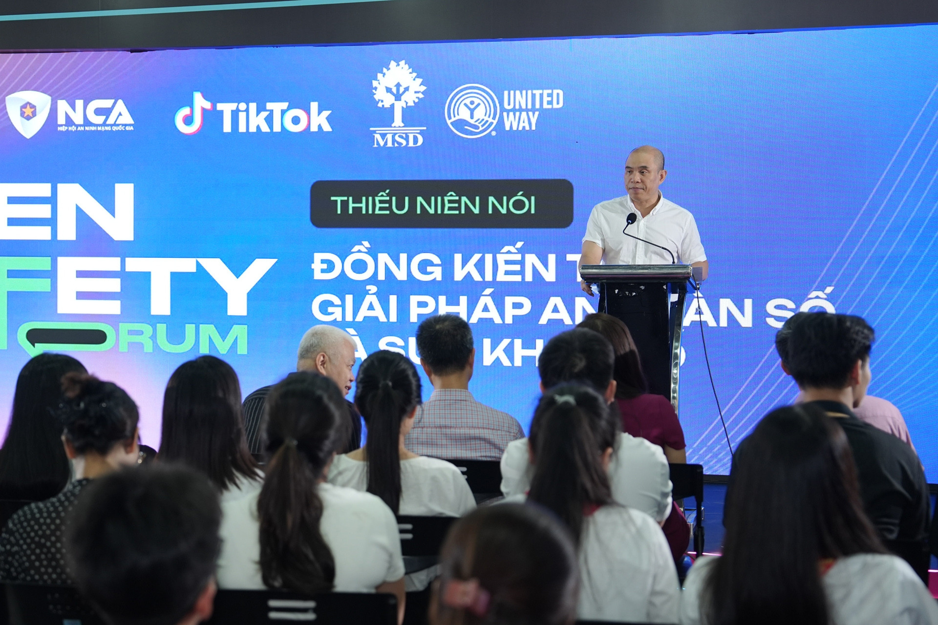 Người lớn cũng cần cập nhật kiến thức, hiểu các nền tảng số và rủi ro mới