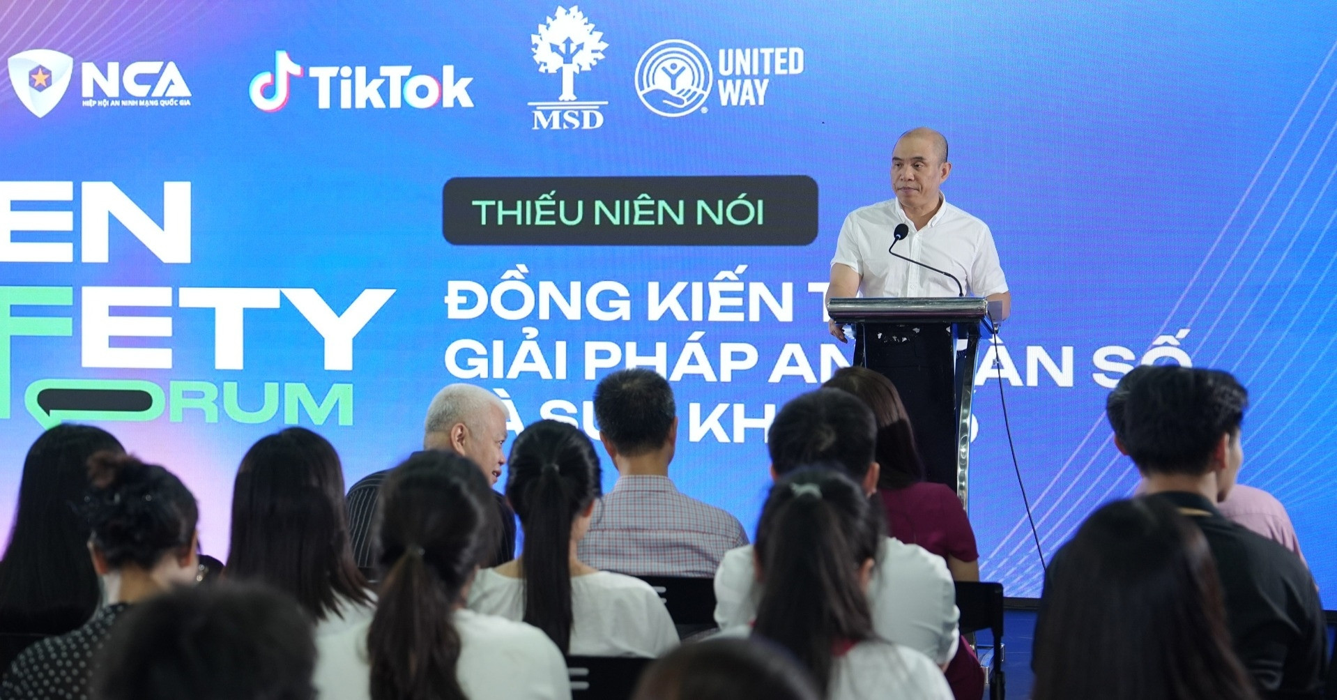 Người lớn cần cập nhật kiến thức để hiểu các nền tảng số và rủi ro mới
