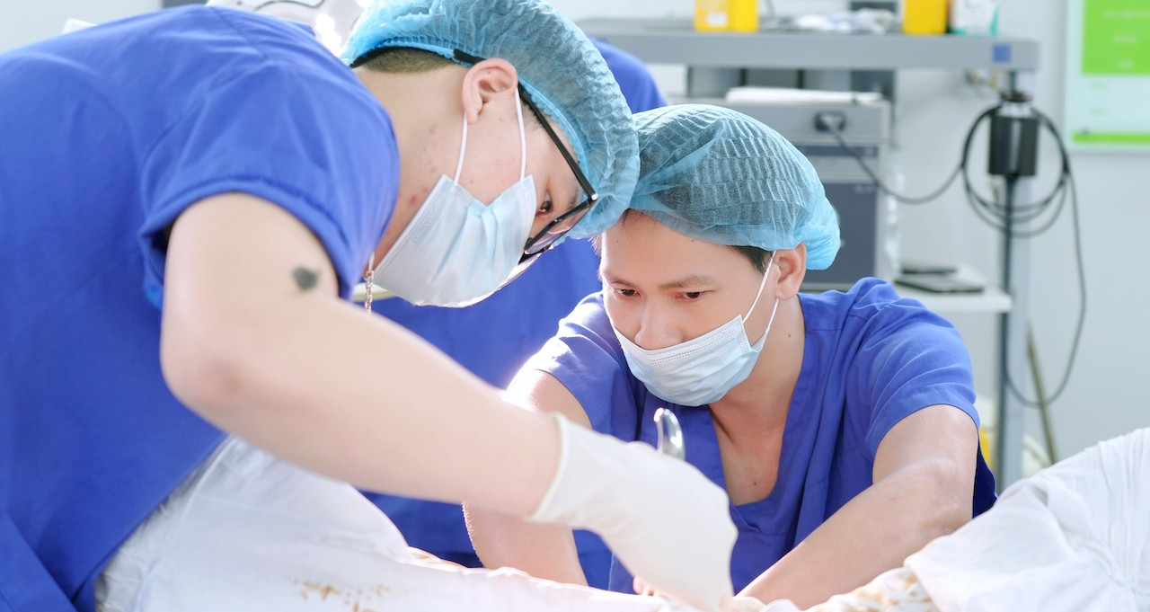 Những sản phụ "ăn dầm ở dề" tại bệnh viện, xin bác sĩ để không về nhà