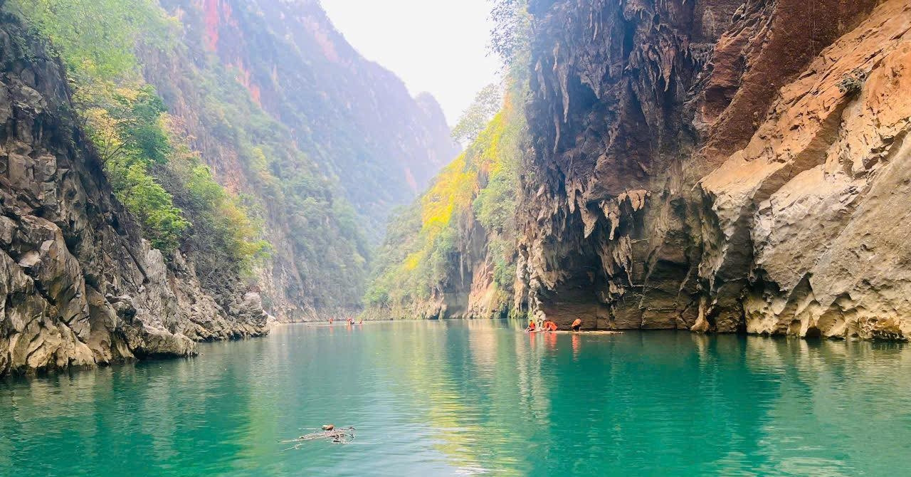 Rủ nhau tắm suối dưới chân thủy điện, 3 thiếu niên gặp nạn