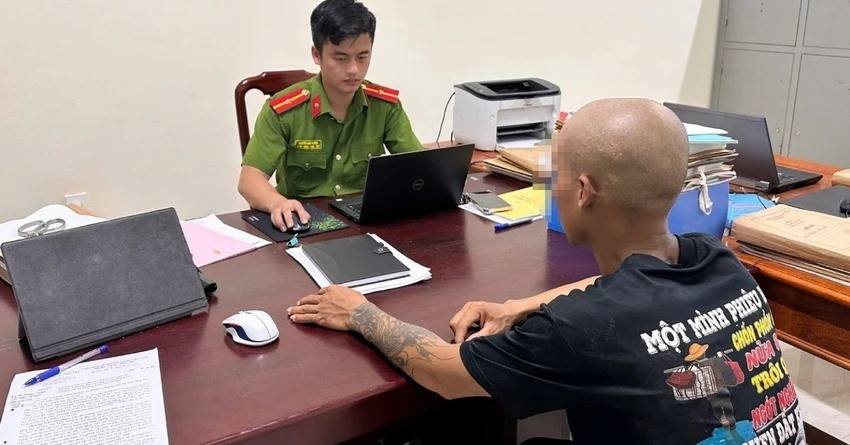 Triệu tập người đàn ông dọa đánh mẹ, phát trực tiếp lên mạng xã hội