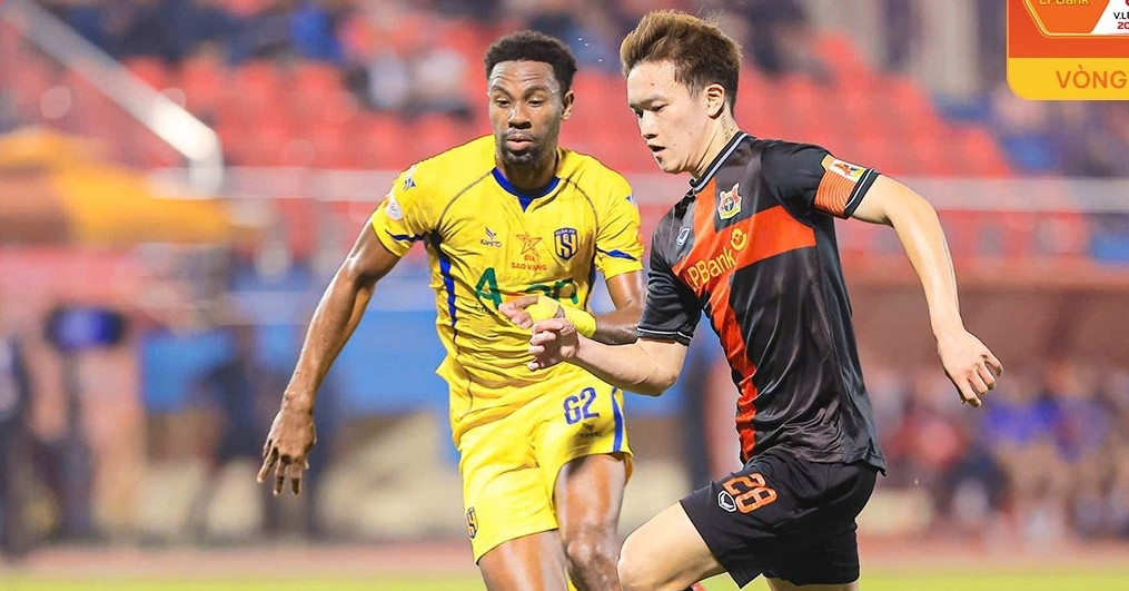 Trực tiếp bóng đá SLNA 0-0 Ninh Bình: Văn Lâm cứu thua ngoạn mục