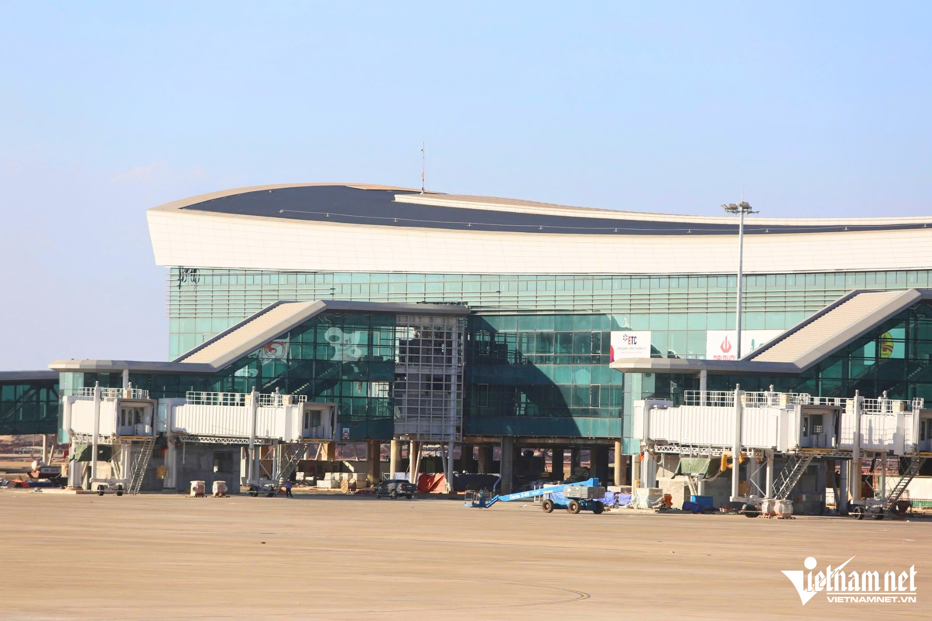 W san bay long thanh 2.jpg