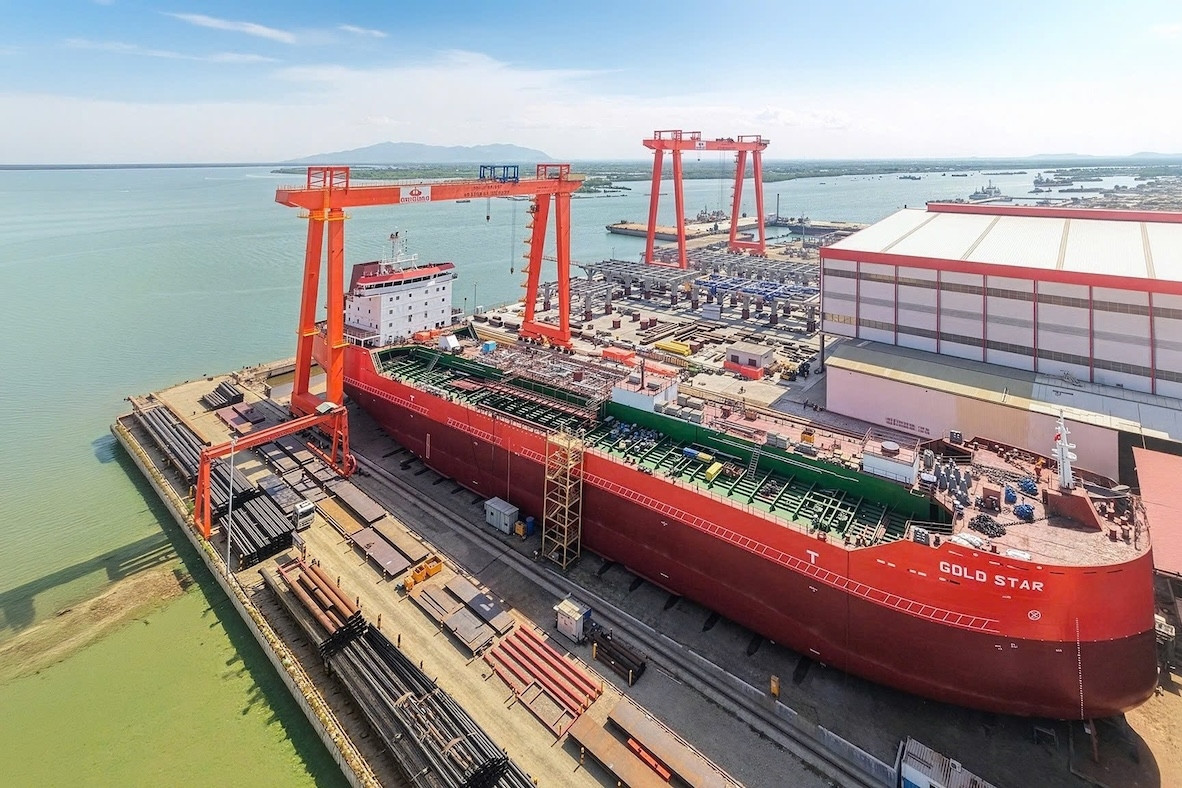 Tàu chở dầu/hóa chất 21.800 DWT 'made in Vietnam' chính thức hạ thủy