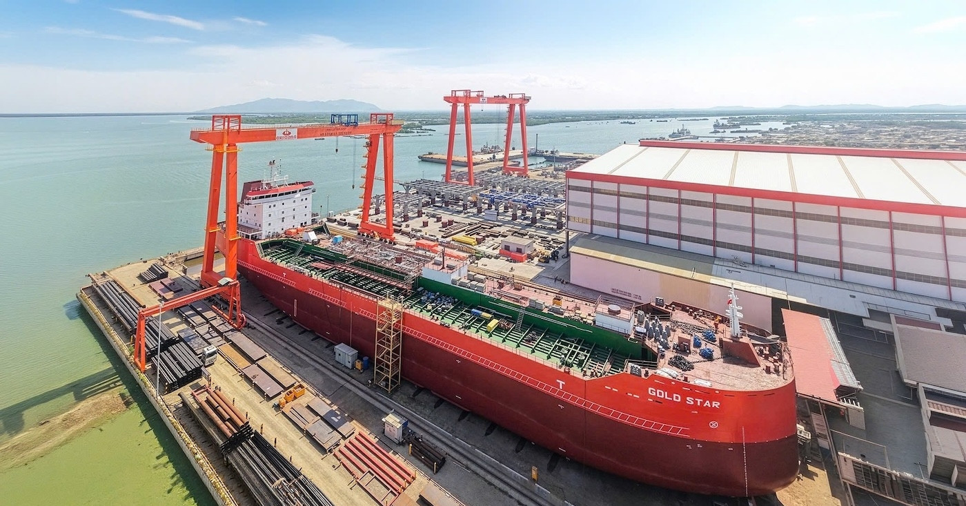 Tàu chở dầu/hóa chất 21.800 DWT "made in Vietnam" chính thức hạ thủy