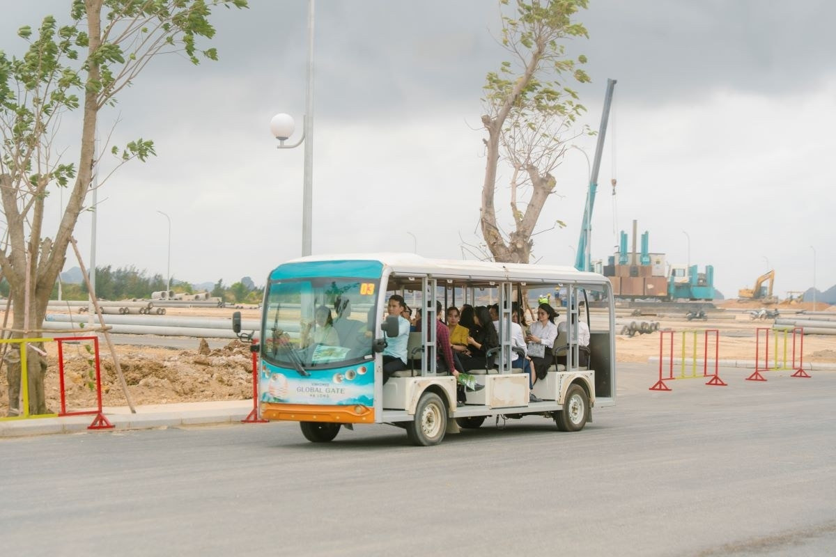 Khách Hà Nội bất ngờ trước tiến độ thần tốc tại Global Gate Hạ Long