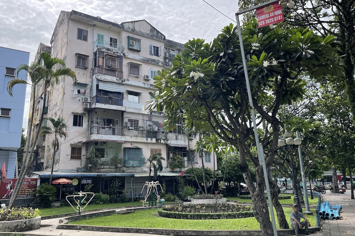 TPHCM siết cao tầng khu lõi, chung cư 30 năm tuổi giá lên tới 80 triệu đồng/m2