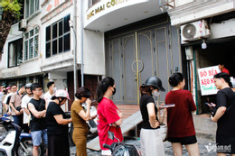 https://static-images.vnncdn.net/vps_images_publish/000001/000003/2026/5/17/nguoi-dan-ong-ban-bo-bia-co-thoi-quen-la-khach-cho-ca-tieng-de-mua-1101.jpg
