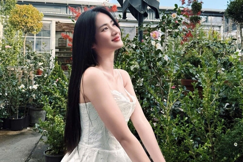 NSND Thái Bảo quá trẻ ở tuổi 62, Ý Nhi xinh đẹp như công chúa