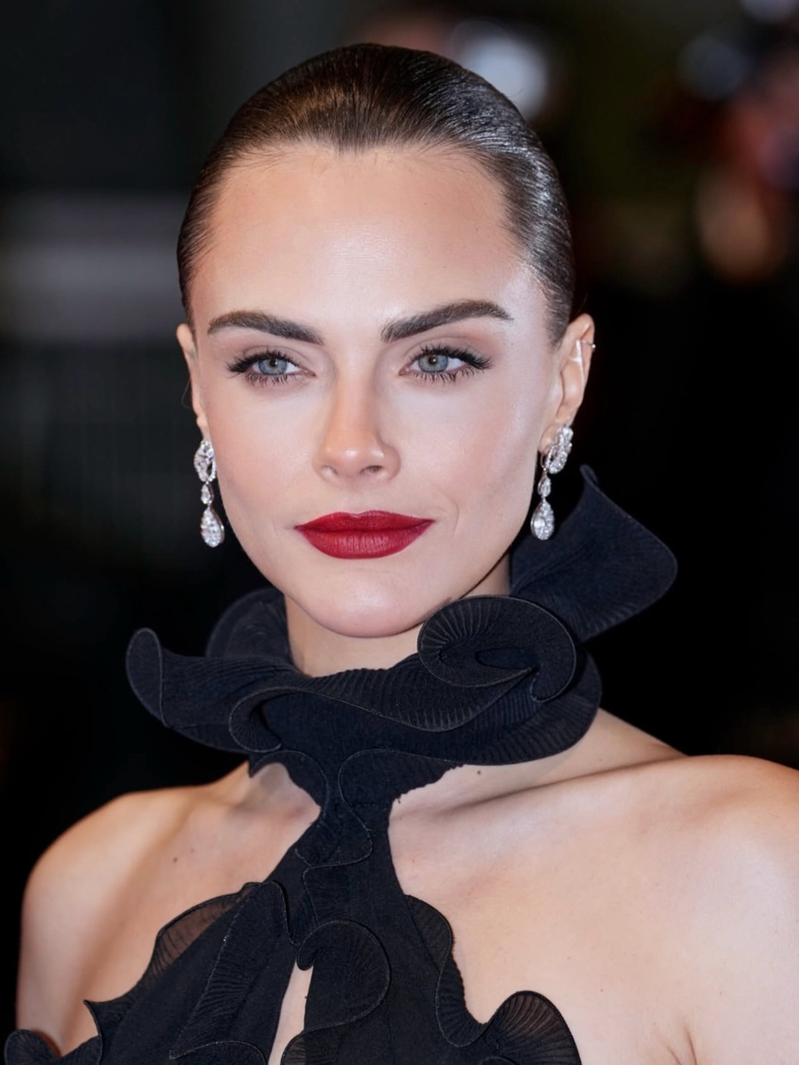 https://static-images.vnncdn.net/vps_images_publish/000001/000003/2026/5/17/photo-shared-by-jayden-ho-pham-on-may-16-2026-tagging-caradelevingne-mararoszak-thewallgroup-jasonbolden-nailsbyemikudo--820.jpeg