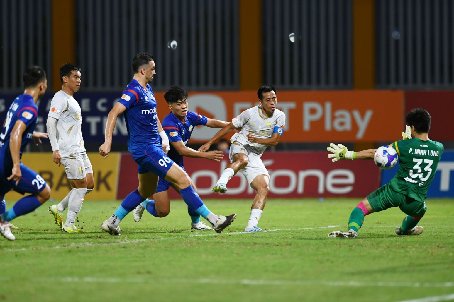 pvf cand vs ha noi 4.jpg