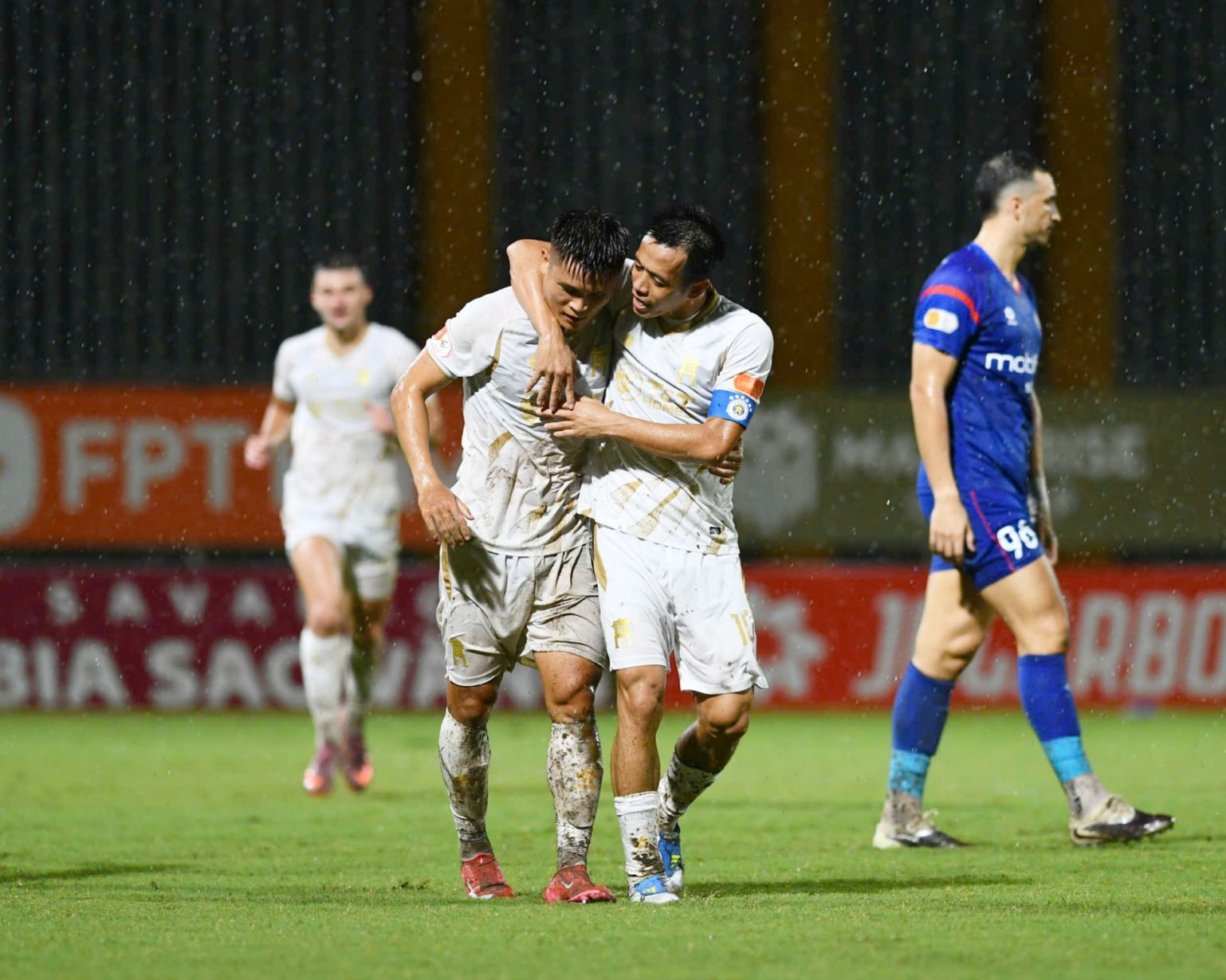 pvf cand vs ha noi 5.jpg