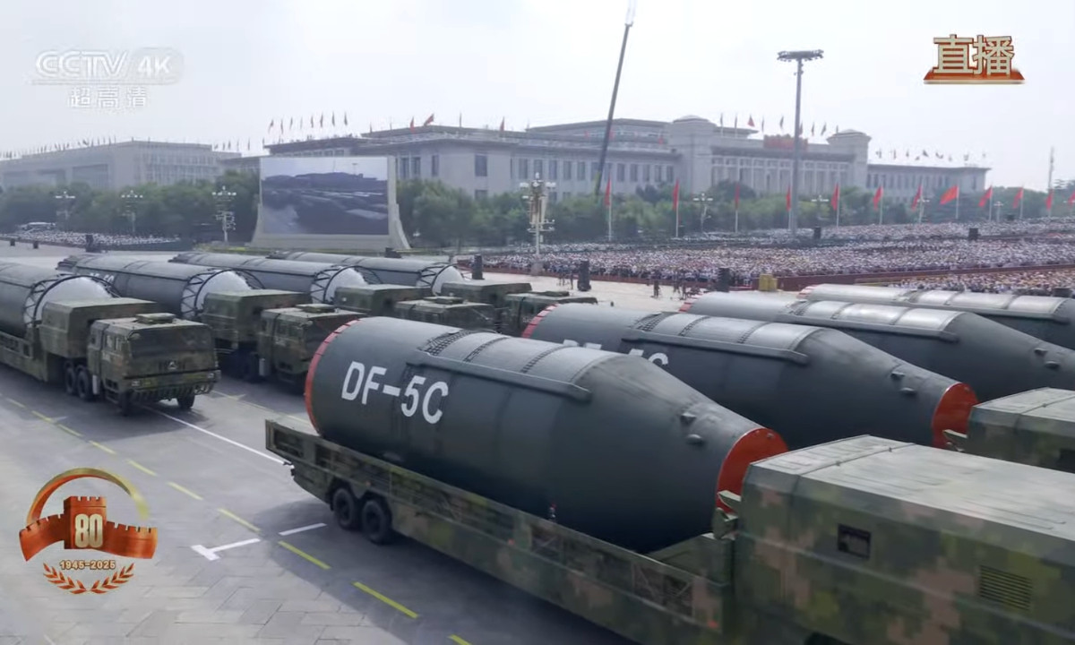 Tên lửa DF 5C Trung Quốc 2.jpg