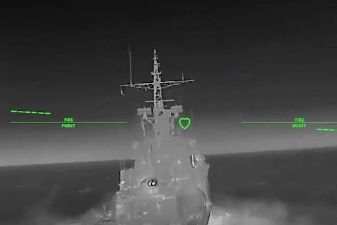 Video UAV Ukraine tập kích tàu chiến, hệ thống phòng không Nga