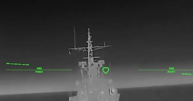 Video UAV Ukraine tập kích tàu chiến hệ thống phòng không Nga