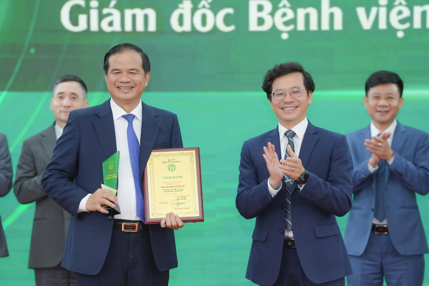 Bệnh viện Bạch Mai tôn vinh 329 chuyên gia, người tài năng