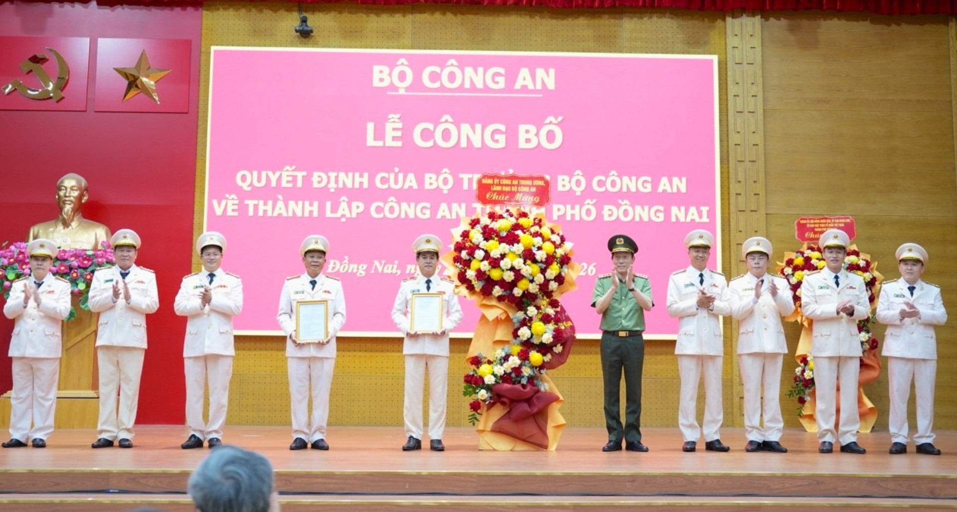Công bố quyết định thành lập Công an thành phố Đồng Nai