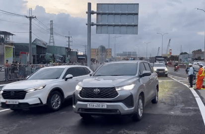 Thông xe cao tốc dài 54km, chỉ cho xe dưới 9 chỗ chạy tối đa 80km/h