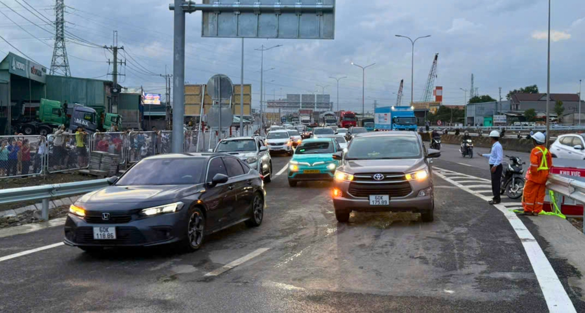 Thông xe cao tốc dài 54km, chỉ cho xe dưới 9 chỗ chạy tối đa 80km/h