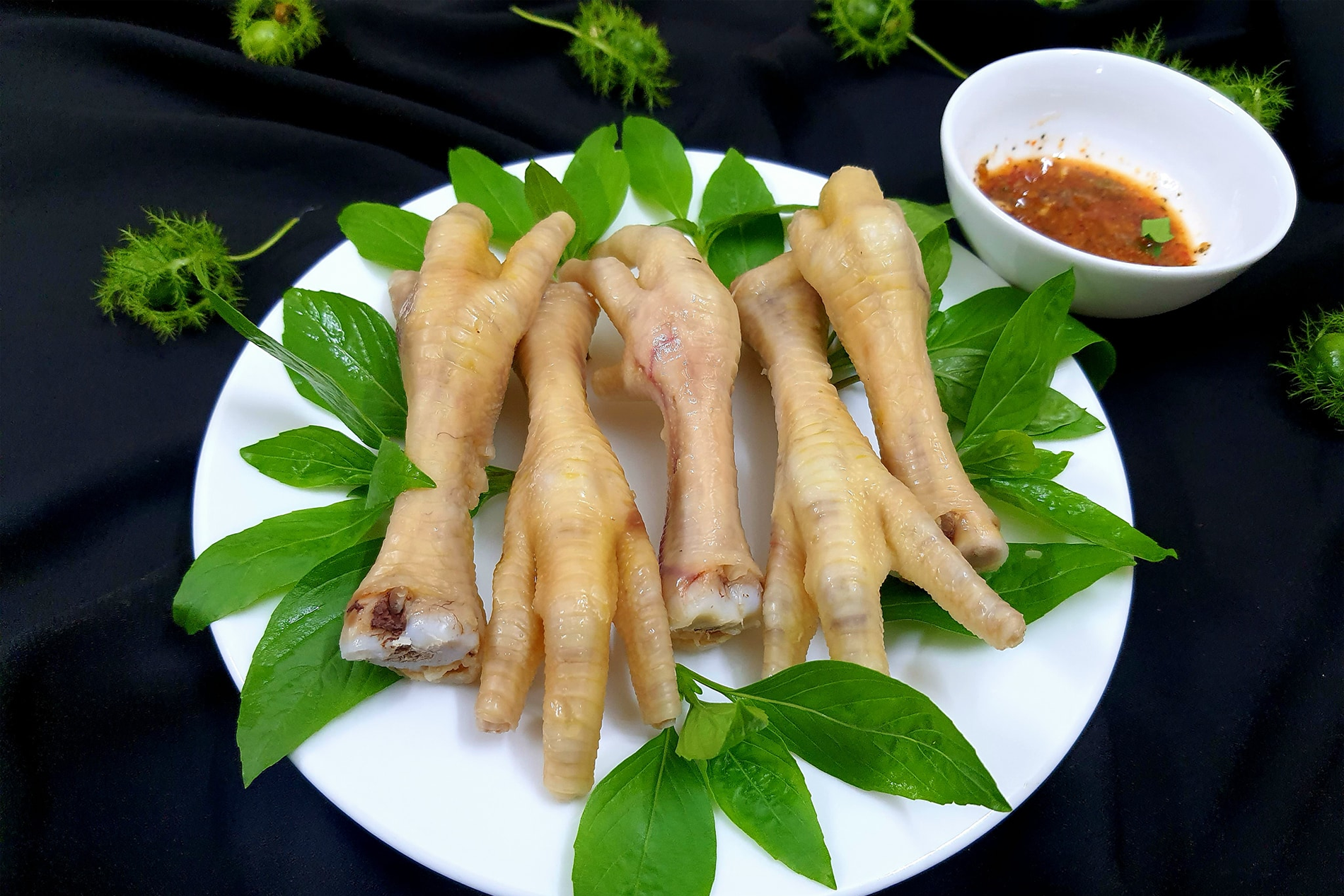 Luộc chân gà bao lâu thì chín? Cách luộc chân gà ngon