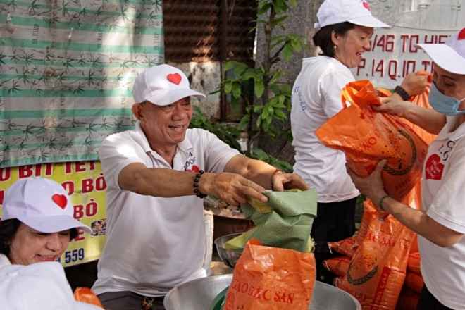Mất con, người đàn ông ở TPHCM làm thiện nguyện để 'bình an trong tâm hồn'