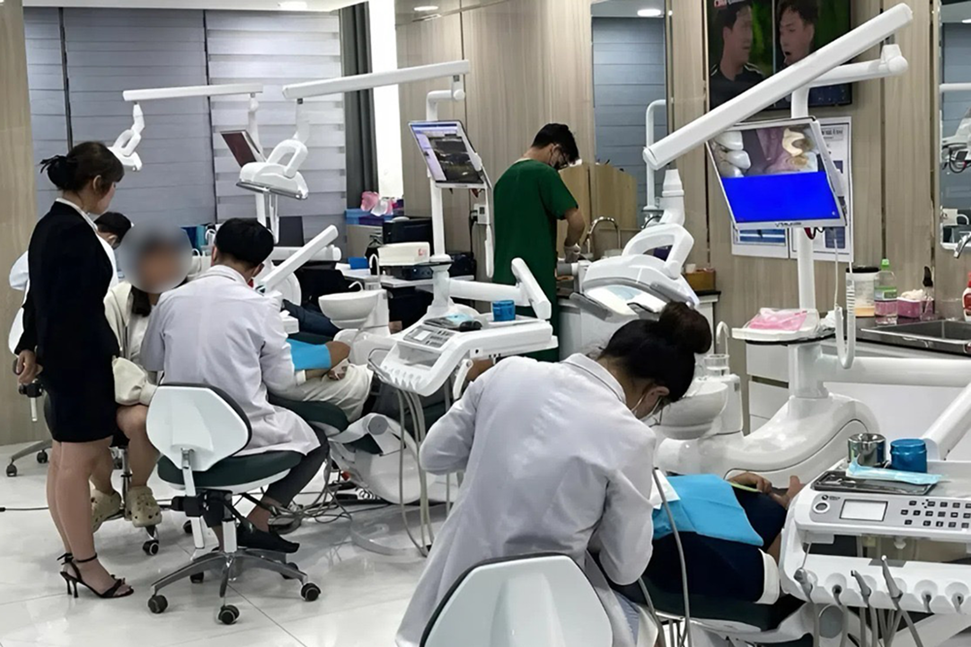 Sở Y tế TPHCM phạt nặng nha khoa hoạt động chui trong lúc bị đình chỉ