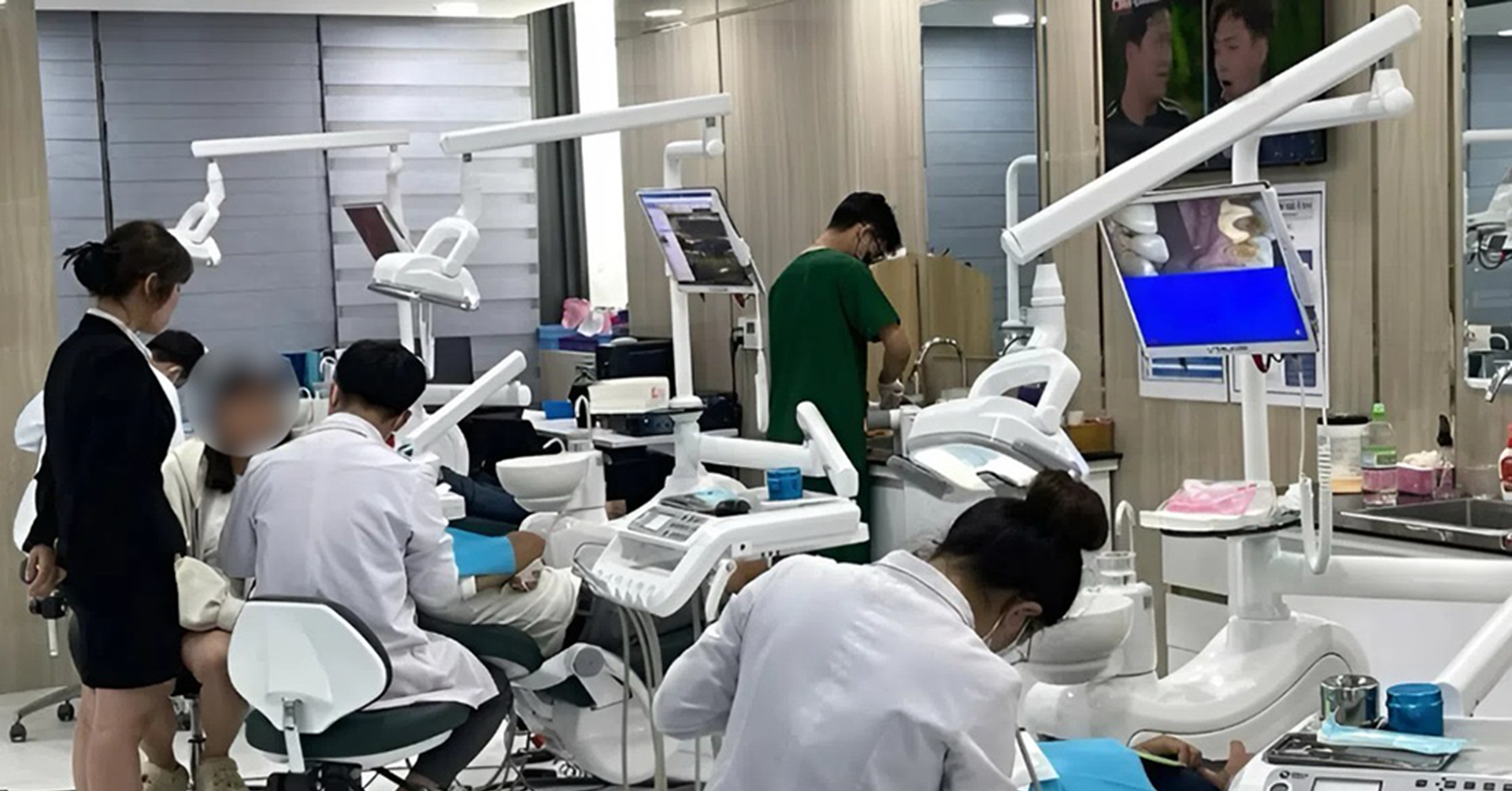 Sở Y tế TPHCM phạt nặng nha khoa hoạt động chui trong lúc bị đình chỉ