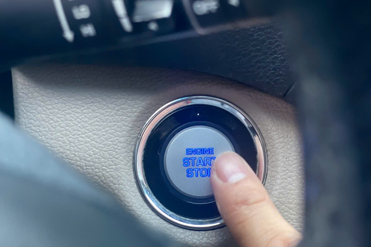 Cách bật điện trên ô tô Start/Stop mà không cần nổ máy, nhiều lái mới chưa biết