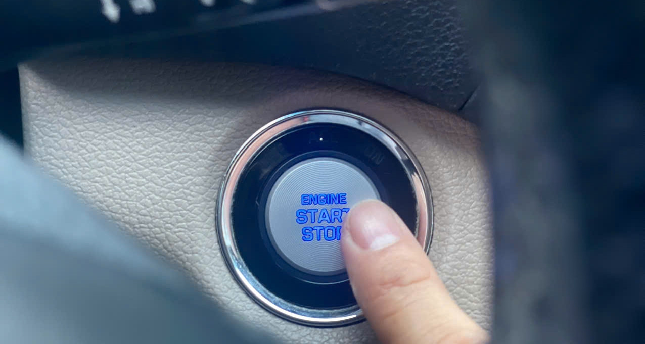 Cách bật điện trên ô tô nút Start/Stop không cần nổ máy